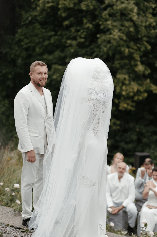 Sofia and Lucas's garden wedding, frame 20