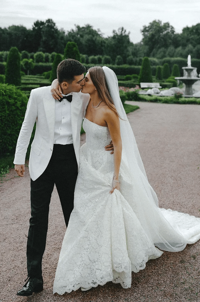 Margaux and Antoine's château wedding, frame 19