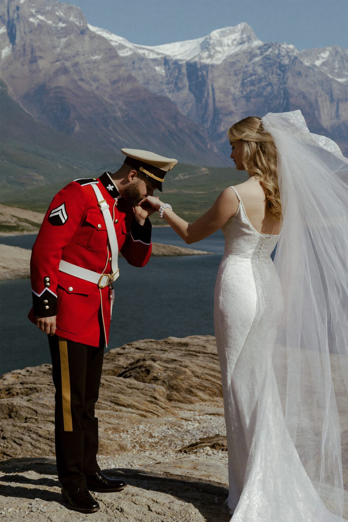 An elopement in Canada photographed by Arman Arai